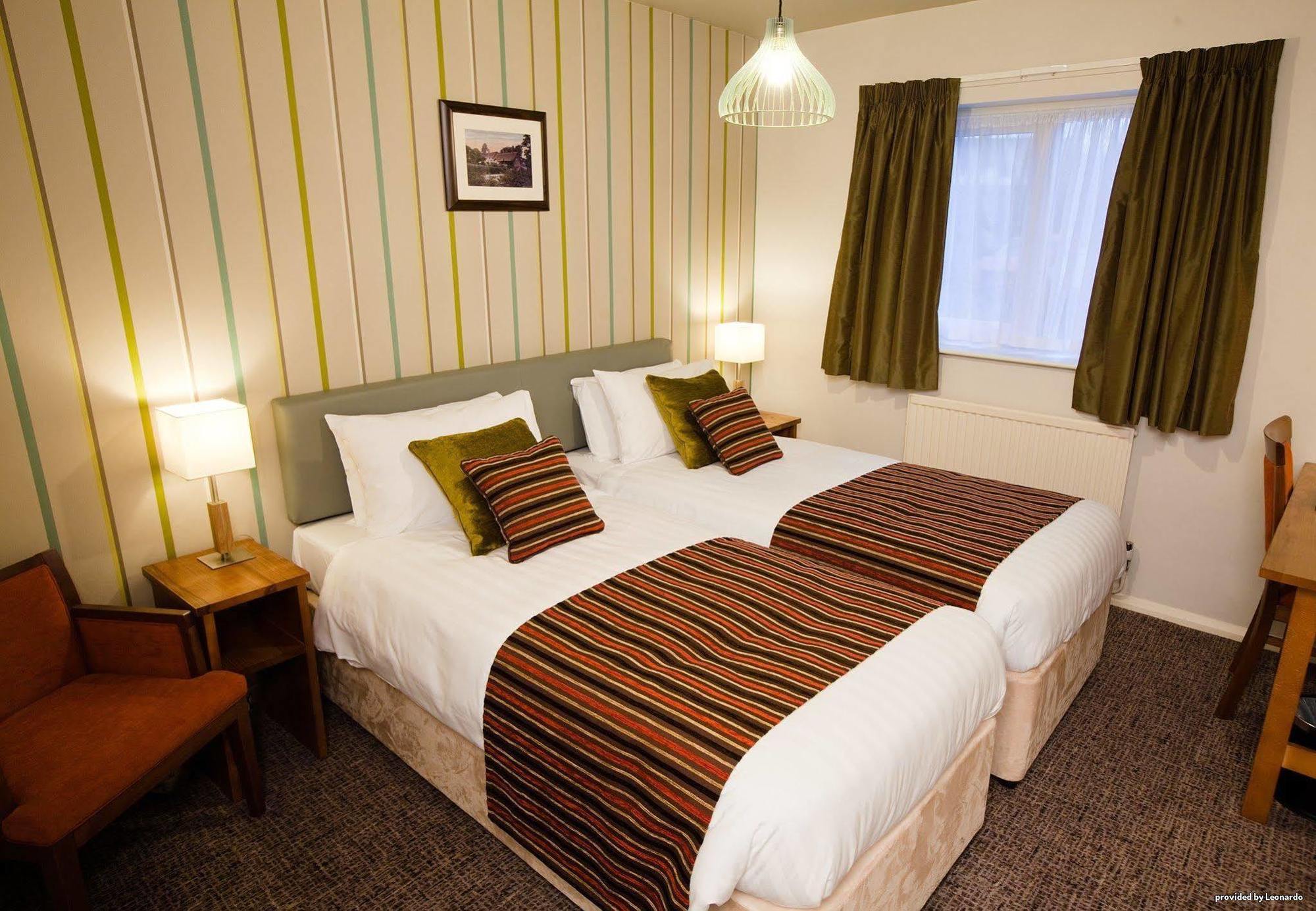 Henley Hotel エクステリア 写真